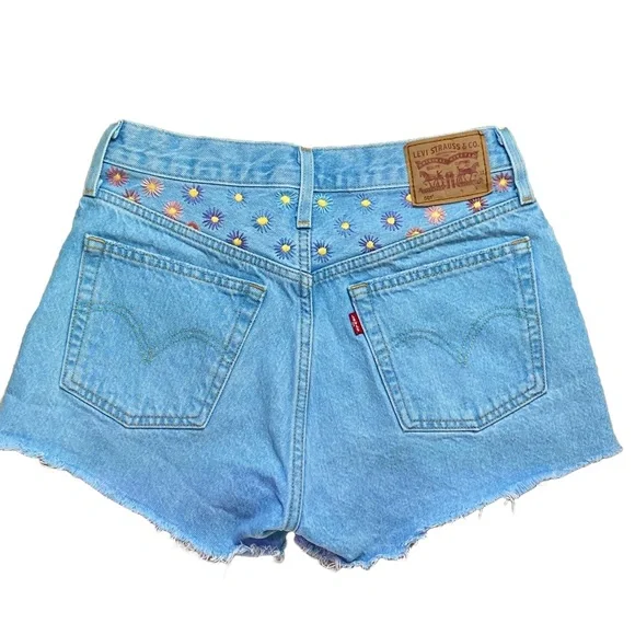 Hand Embroidered Levi’s button fly 501 High Rise Distressed Short Sh… - Picture 1 of 8